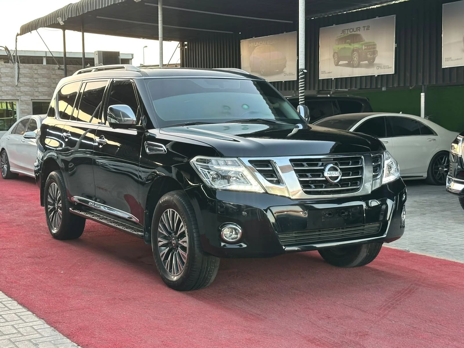 2018 Nissan Patrol photo 2