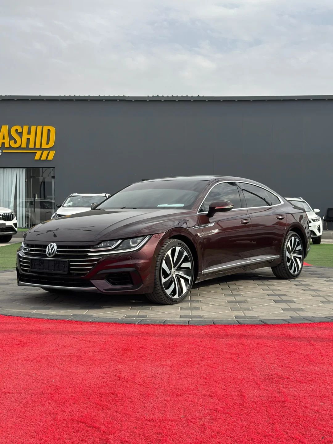 2018 Volkswagen Arteon photo 2