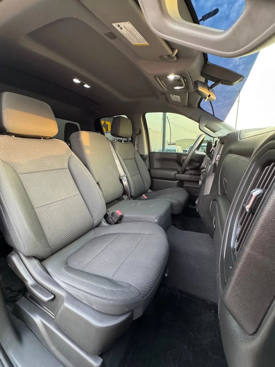 2019 Chevrolet Silverado photo 4