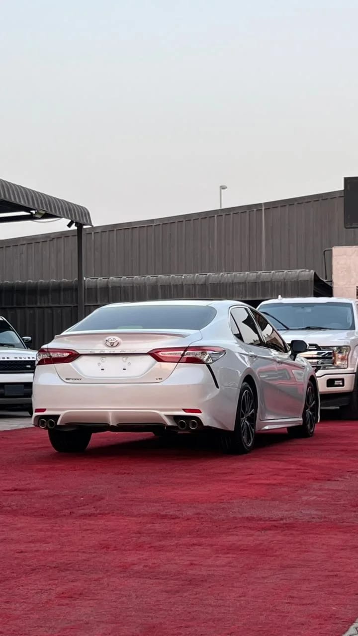 2019 Toyota Camry photo 4