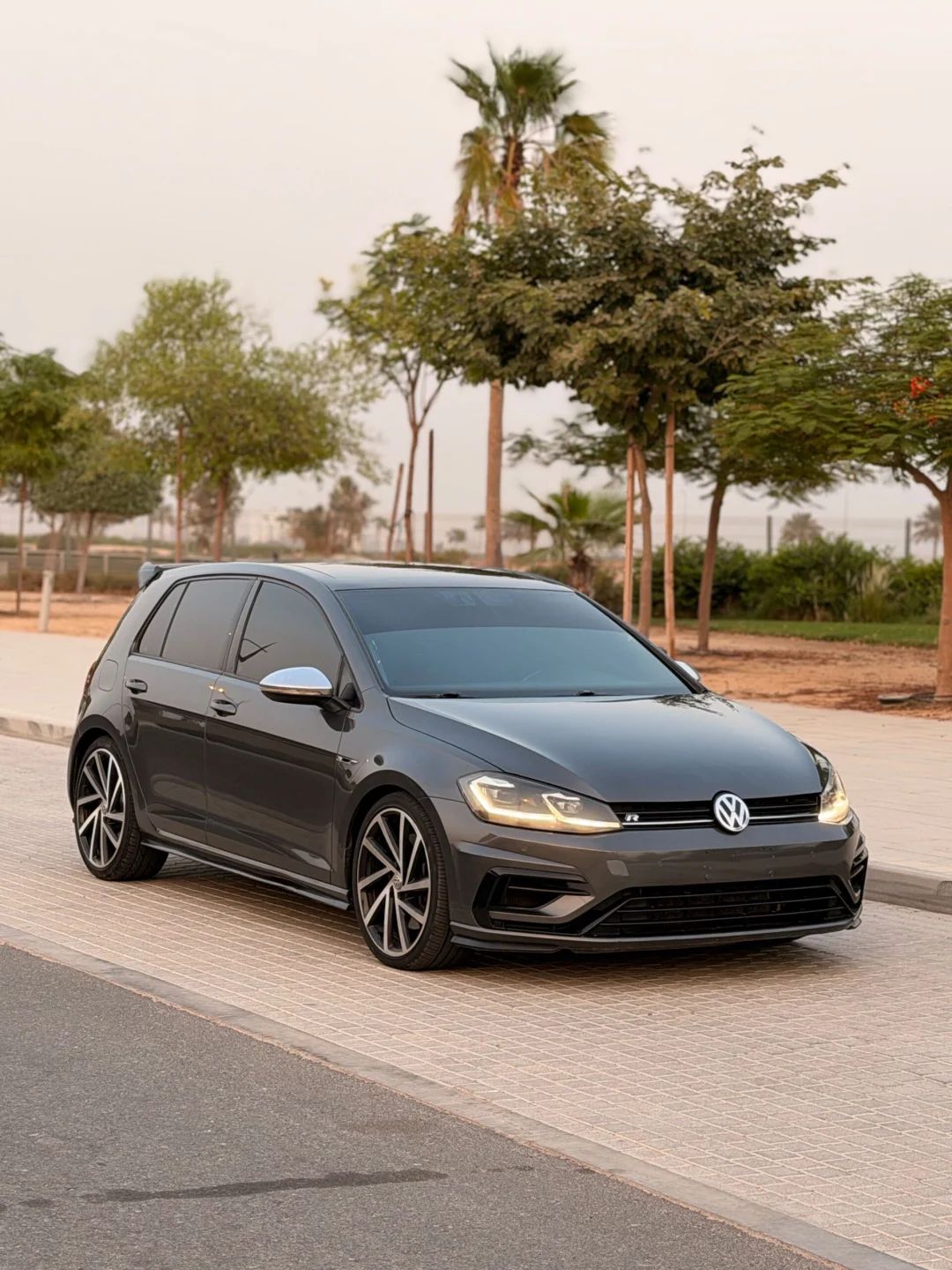 2019 Volkswagen Golf photo 3