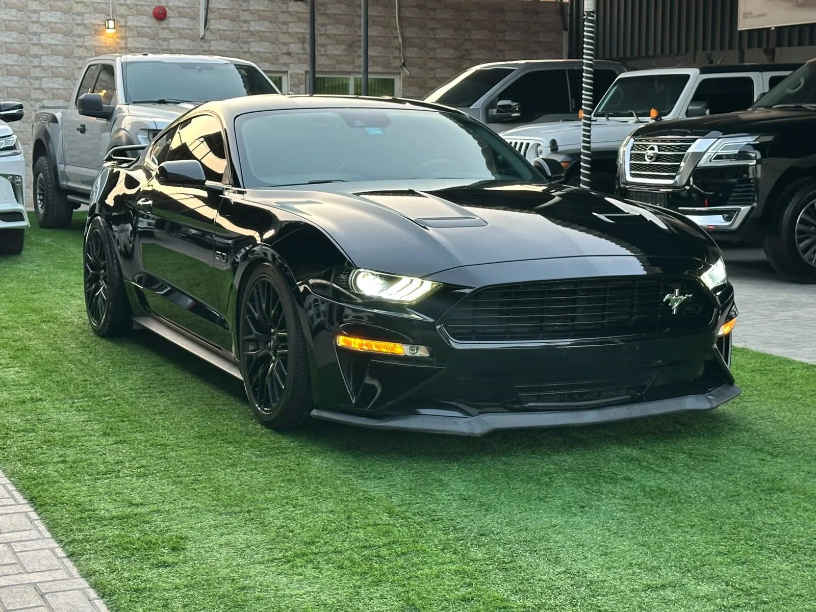 2020 Ford Mustang photo 3