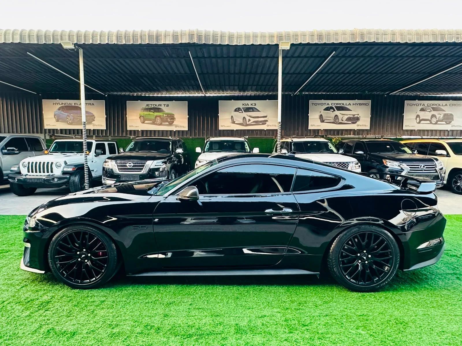 2020 Ford Mustang photo 5