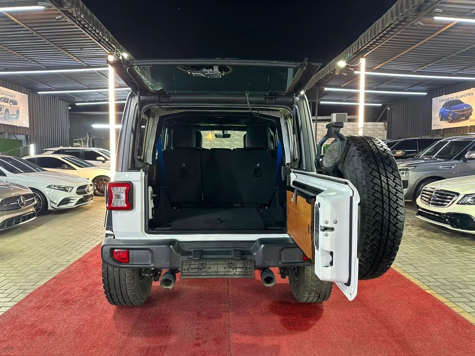 2020 Jeep Wrangler photo 5