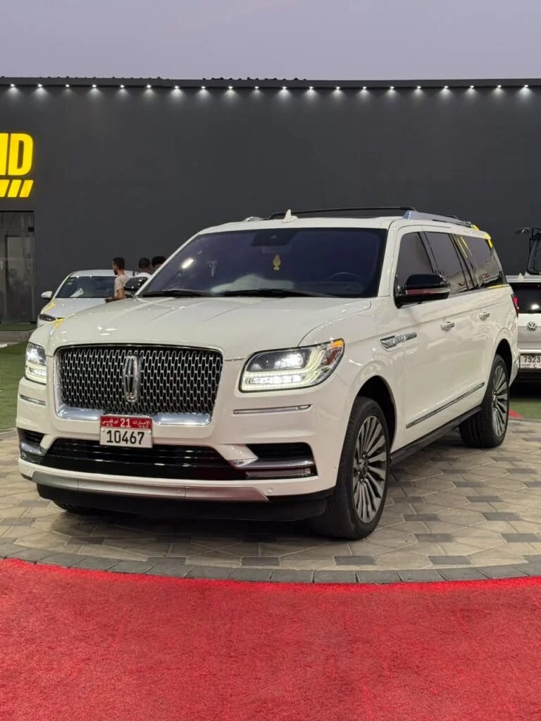 2020 Lincoln Navigator photo 2