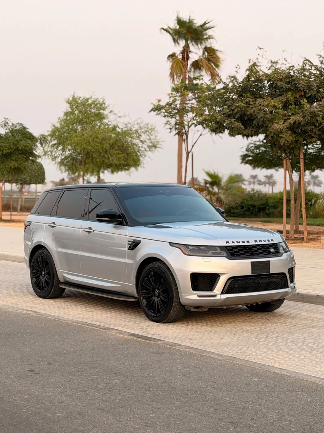 2020 Land Rover Range Rover Sport photo 3