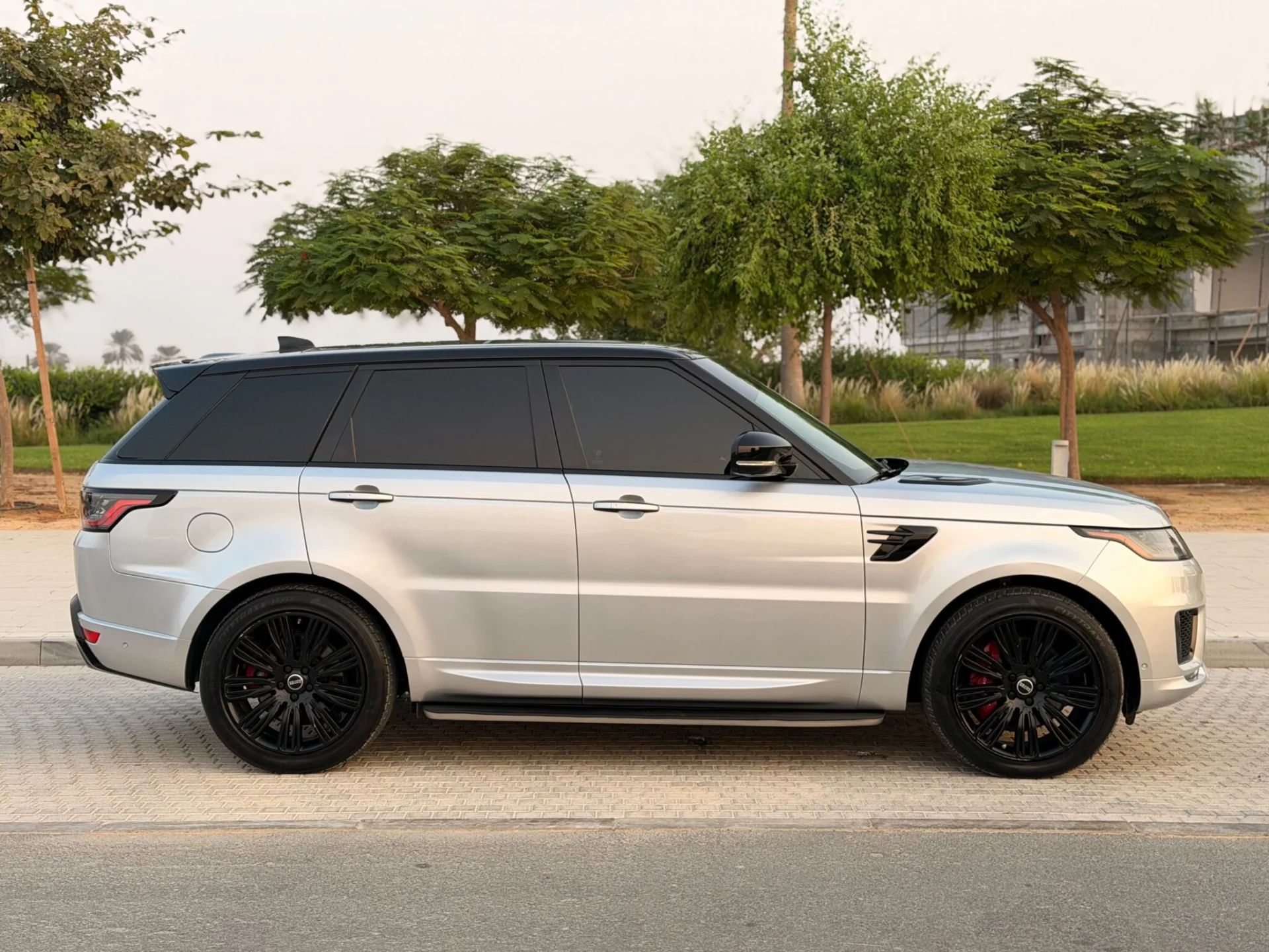 2020 Land Rover Range Rover Sport photo 4