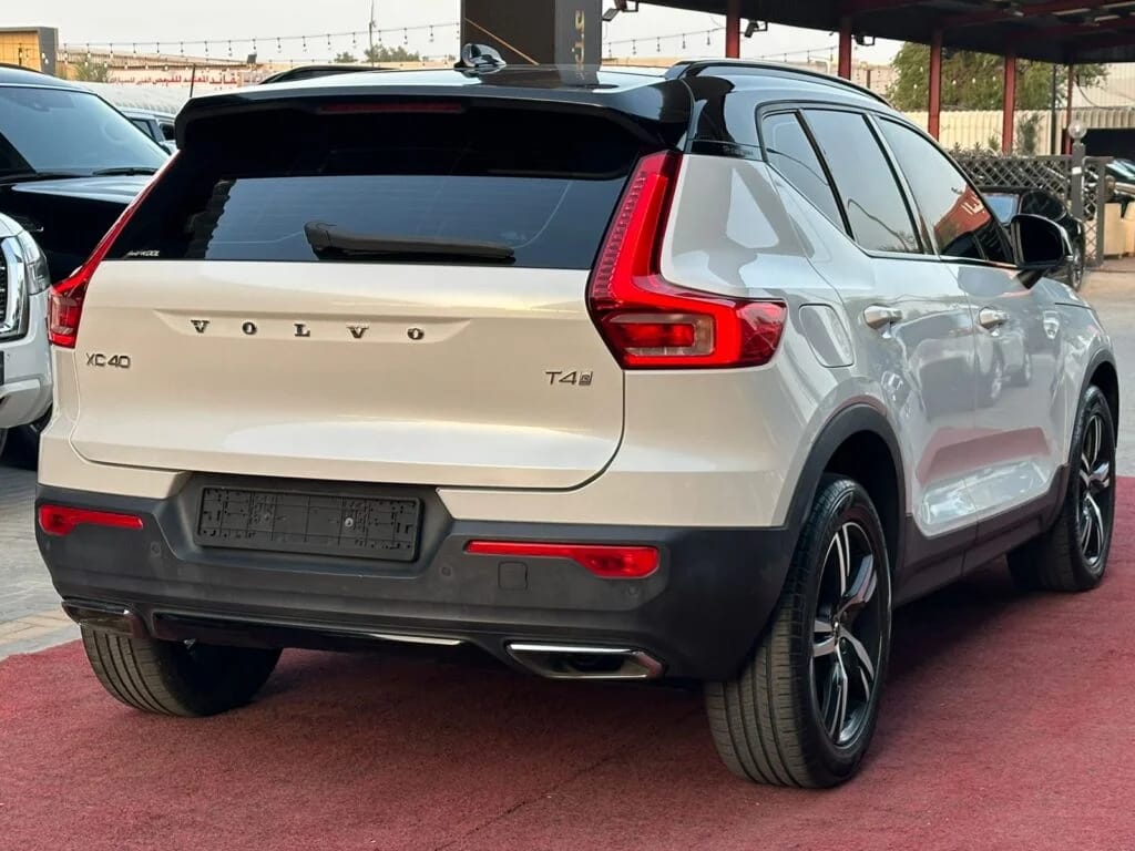 2020 Volvo XC40 photo 5