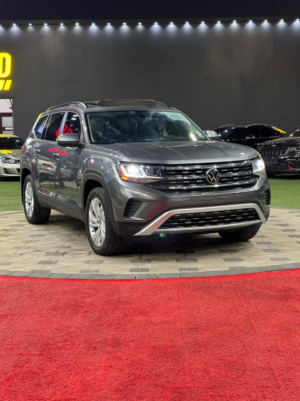 2021 Volkswagen Atlas photo 3