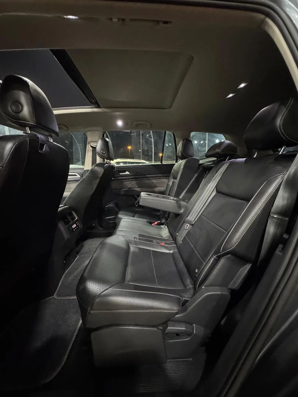 2021 Volkswagen Atlas photo 5