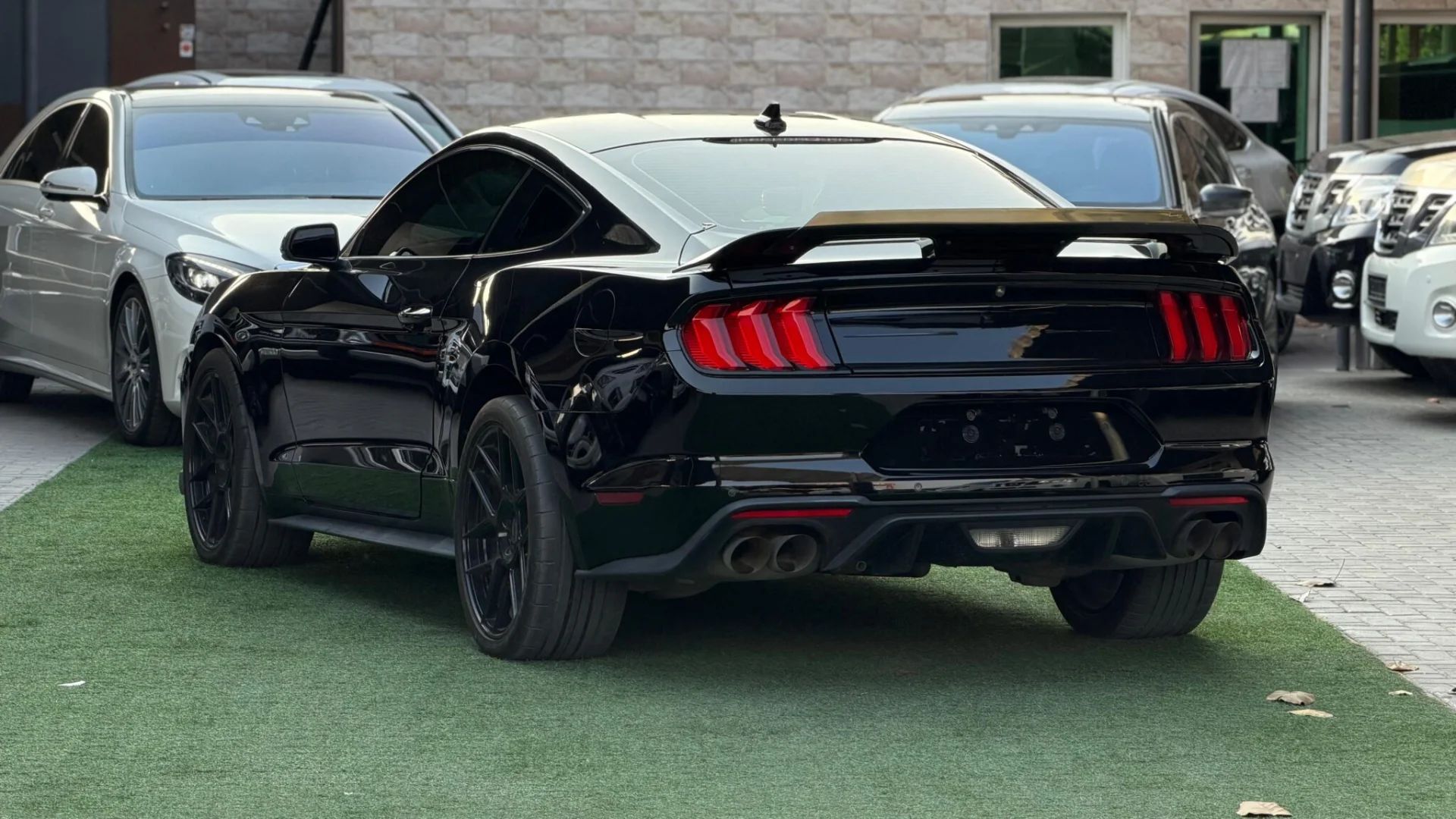 2022 Ford Mustang photo 5