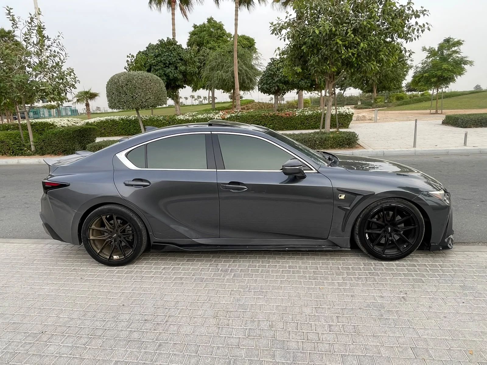 2022 Lexus IS photo 3