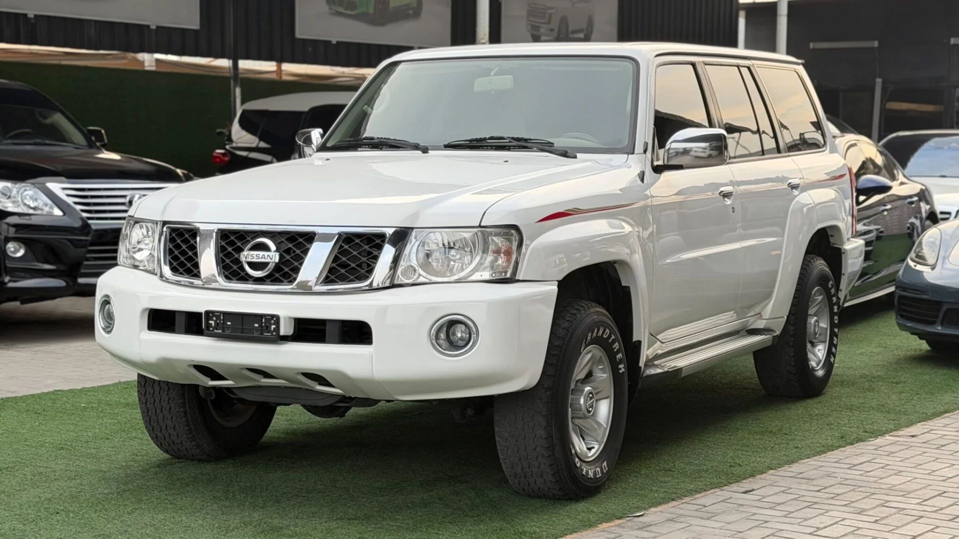 2022 Nissan Patrol photo 2