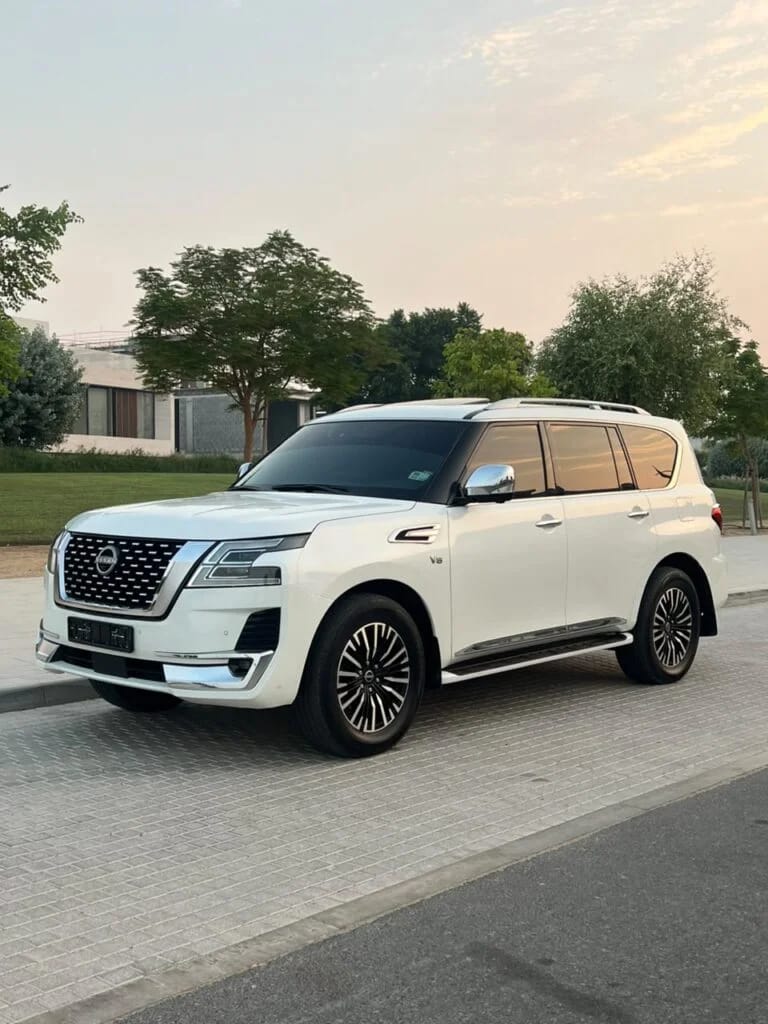 2023 Nissan Patrol photo 2