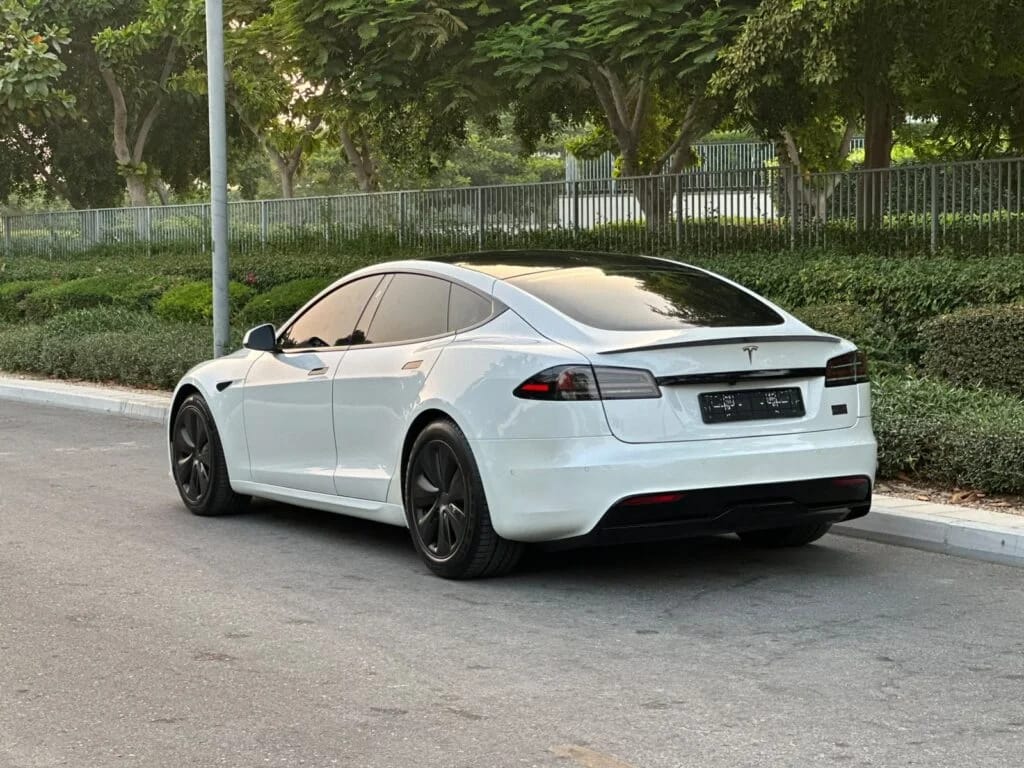 2023 Tesla Model S photo 4