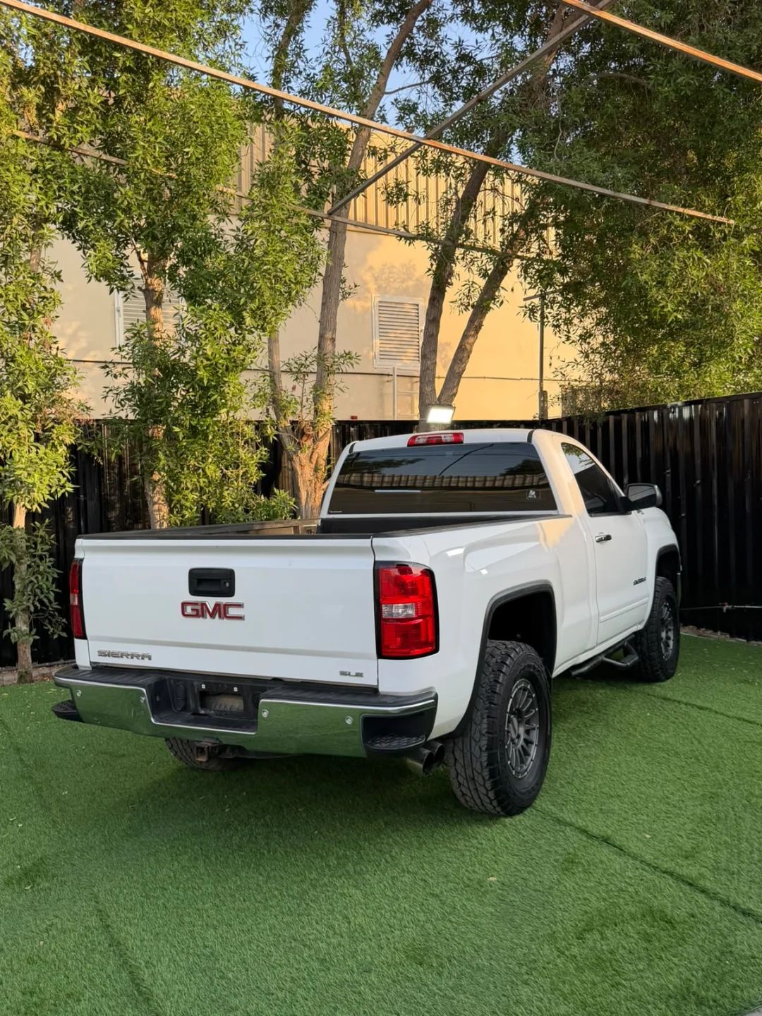 2015 GMC Sierra photo 4