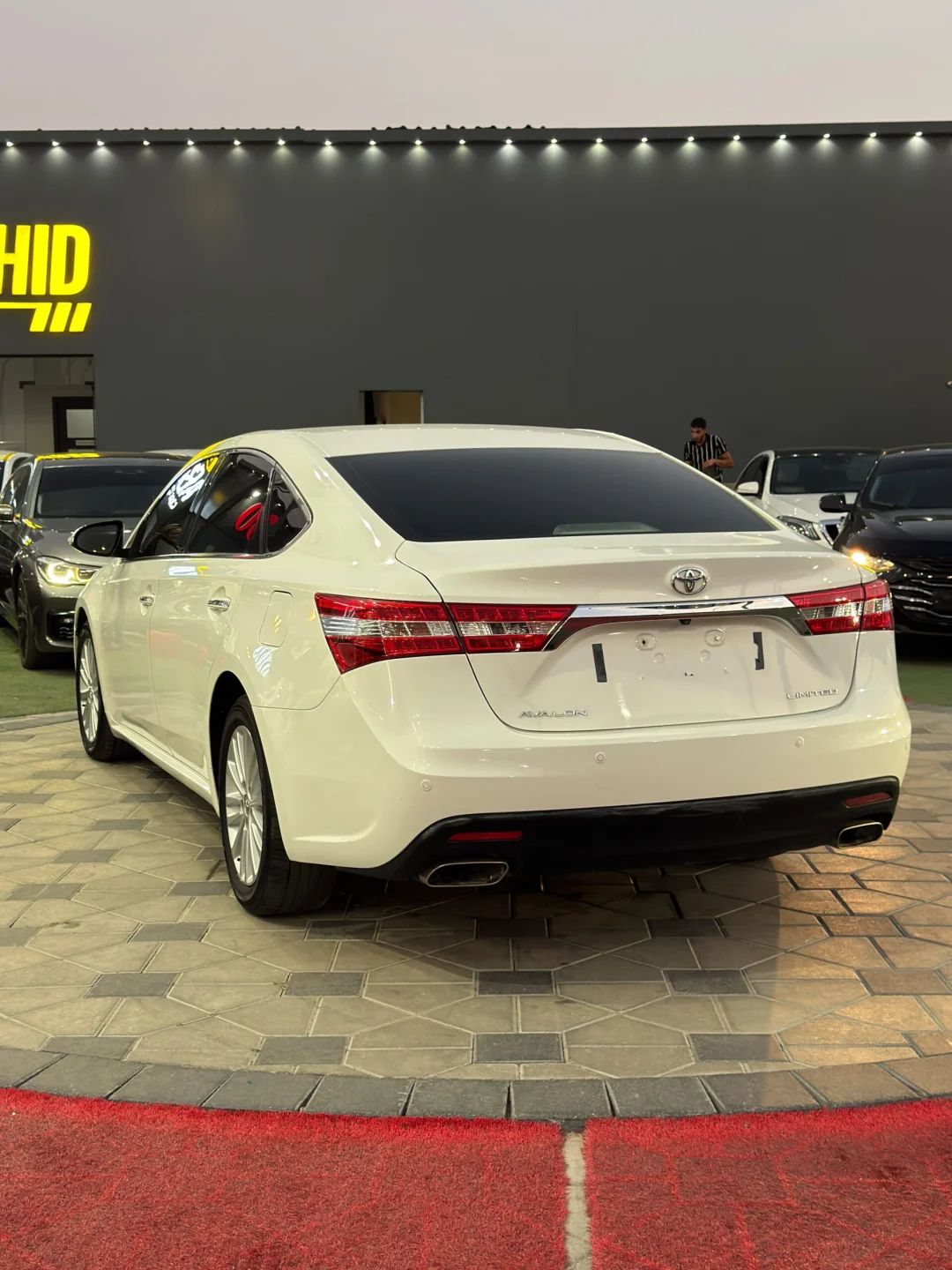2013 Toyota Avalon photo 3