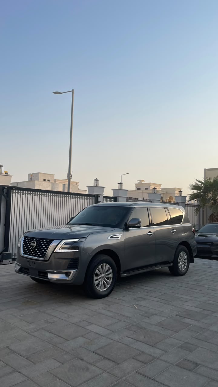 2014 Nissan Patrol photo 2