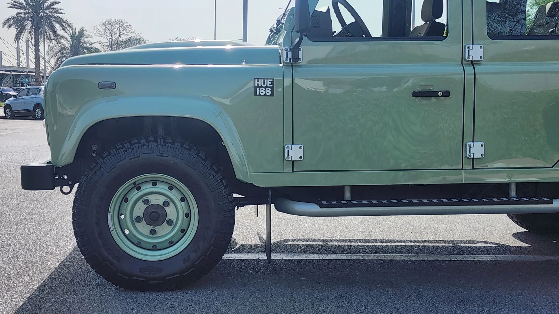 2016 Land Rover Defender photo 5