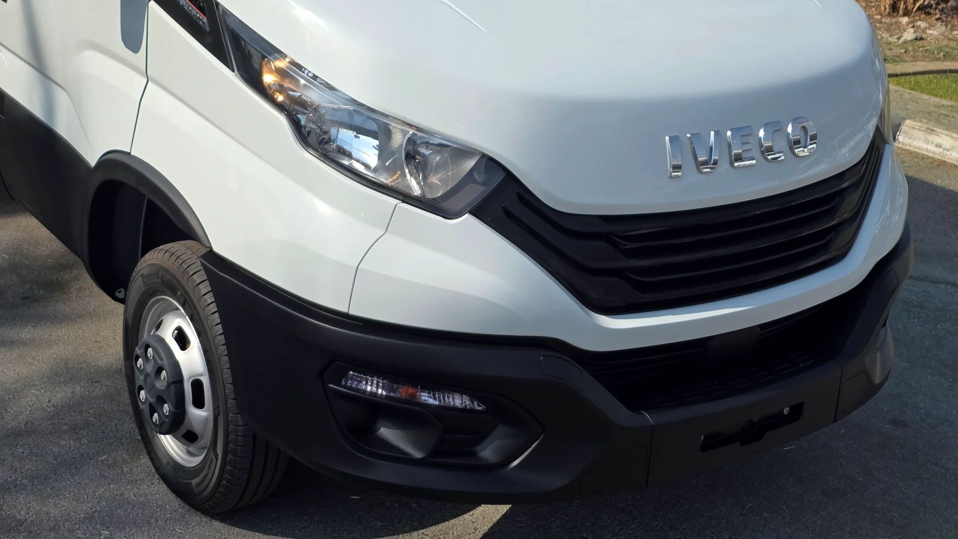 2025 IVECO DAILY photo 2