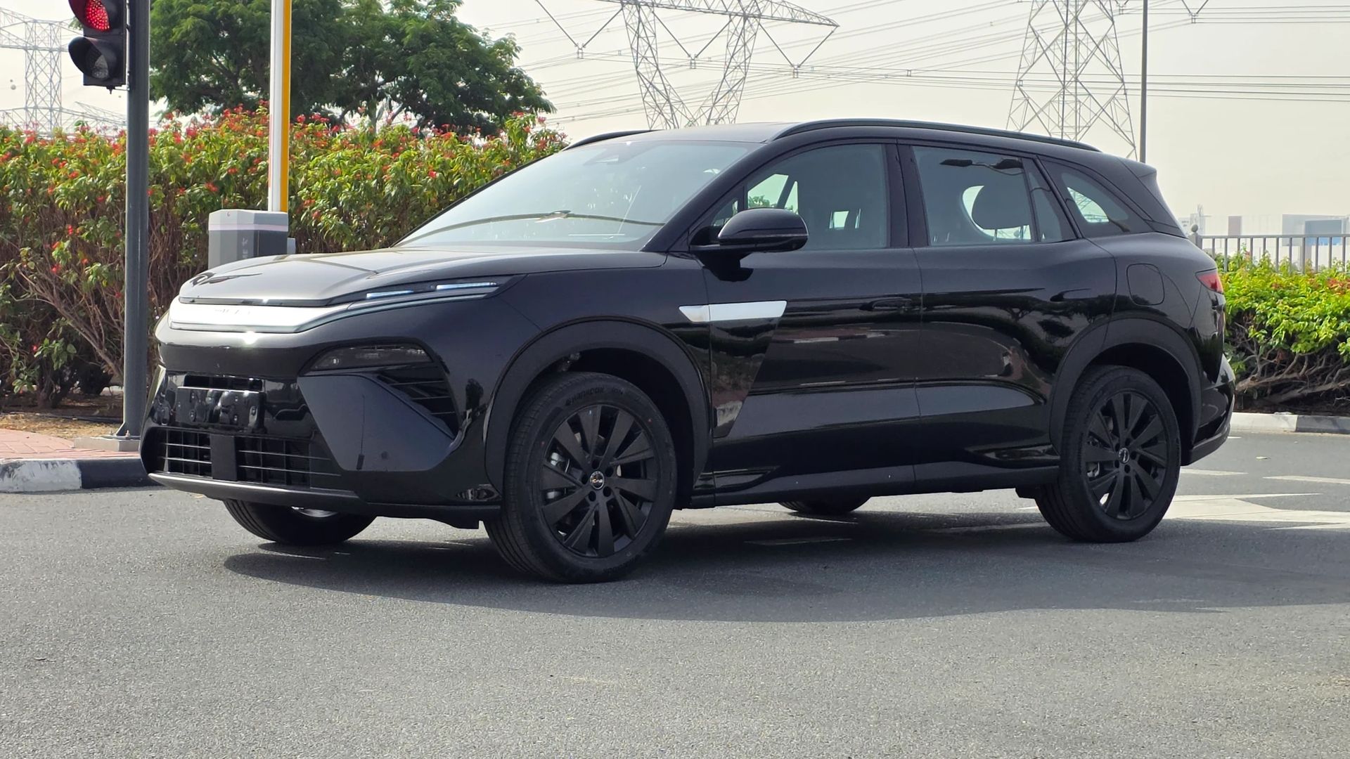 2026 BYD Atto 8 photo 4