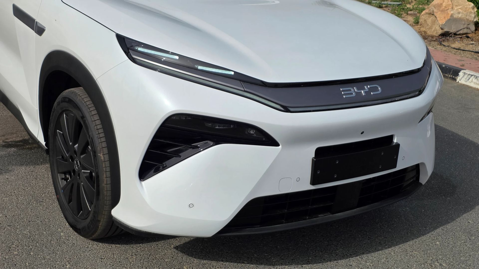2026 BYD Atto 8 photo 2