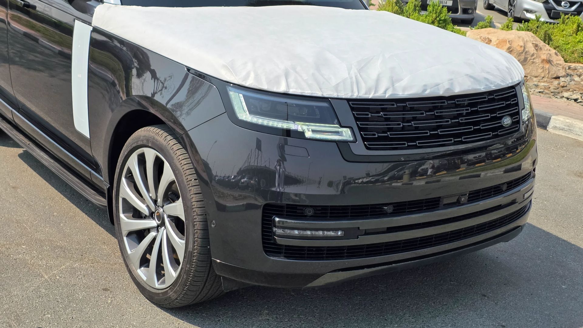 2026 Land Rover Range Rover Autobiography photo 2