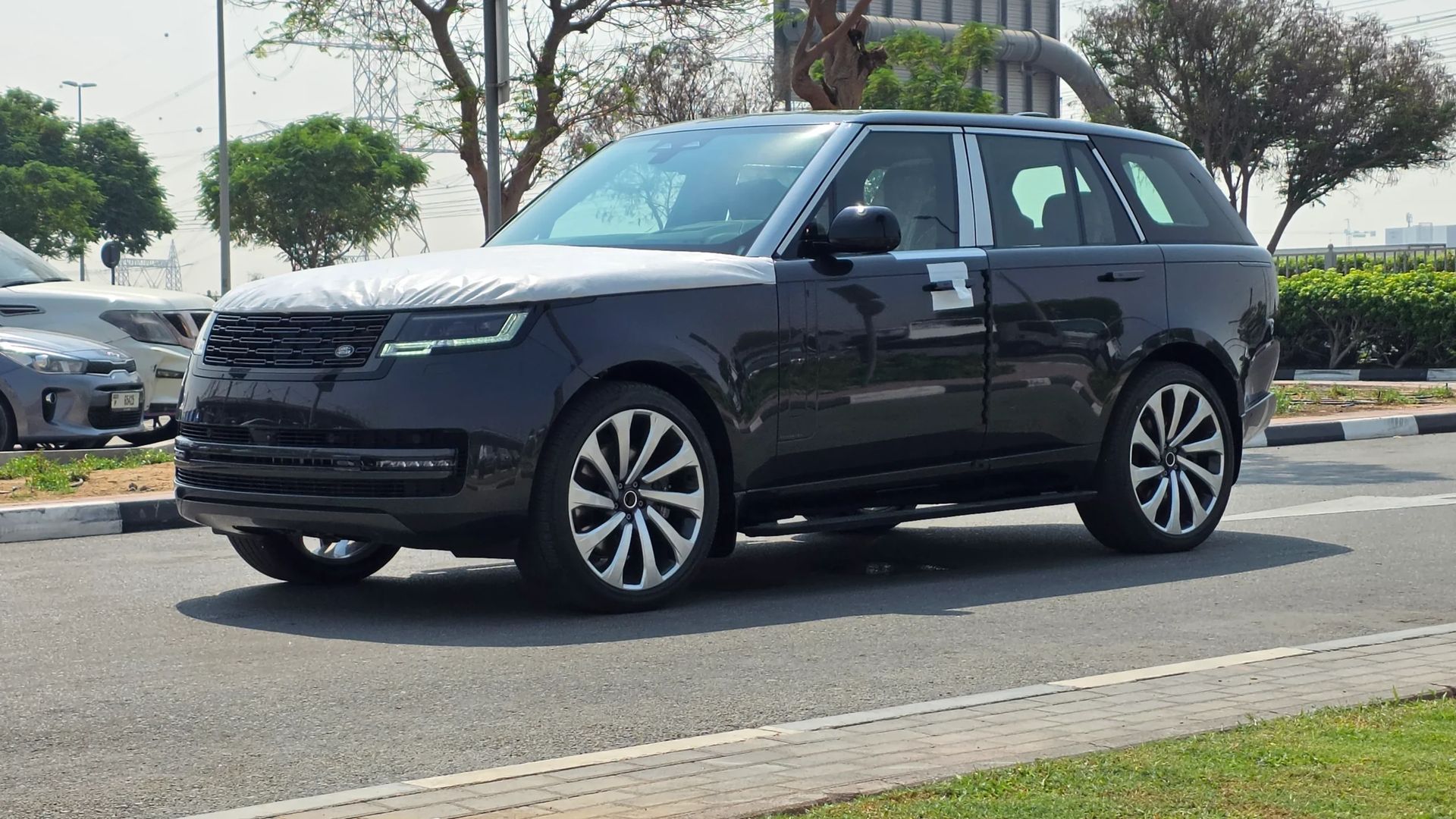 2026 Land Rover Range Rover Autobiography photo 4