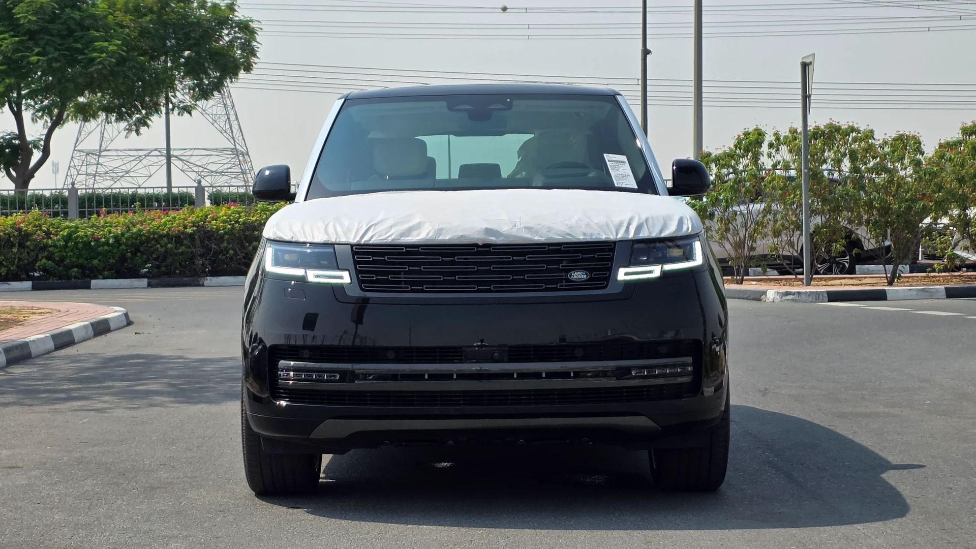 2026 Land Rover Range Rover Autobiography photo 3