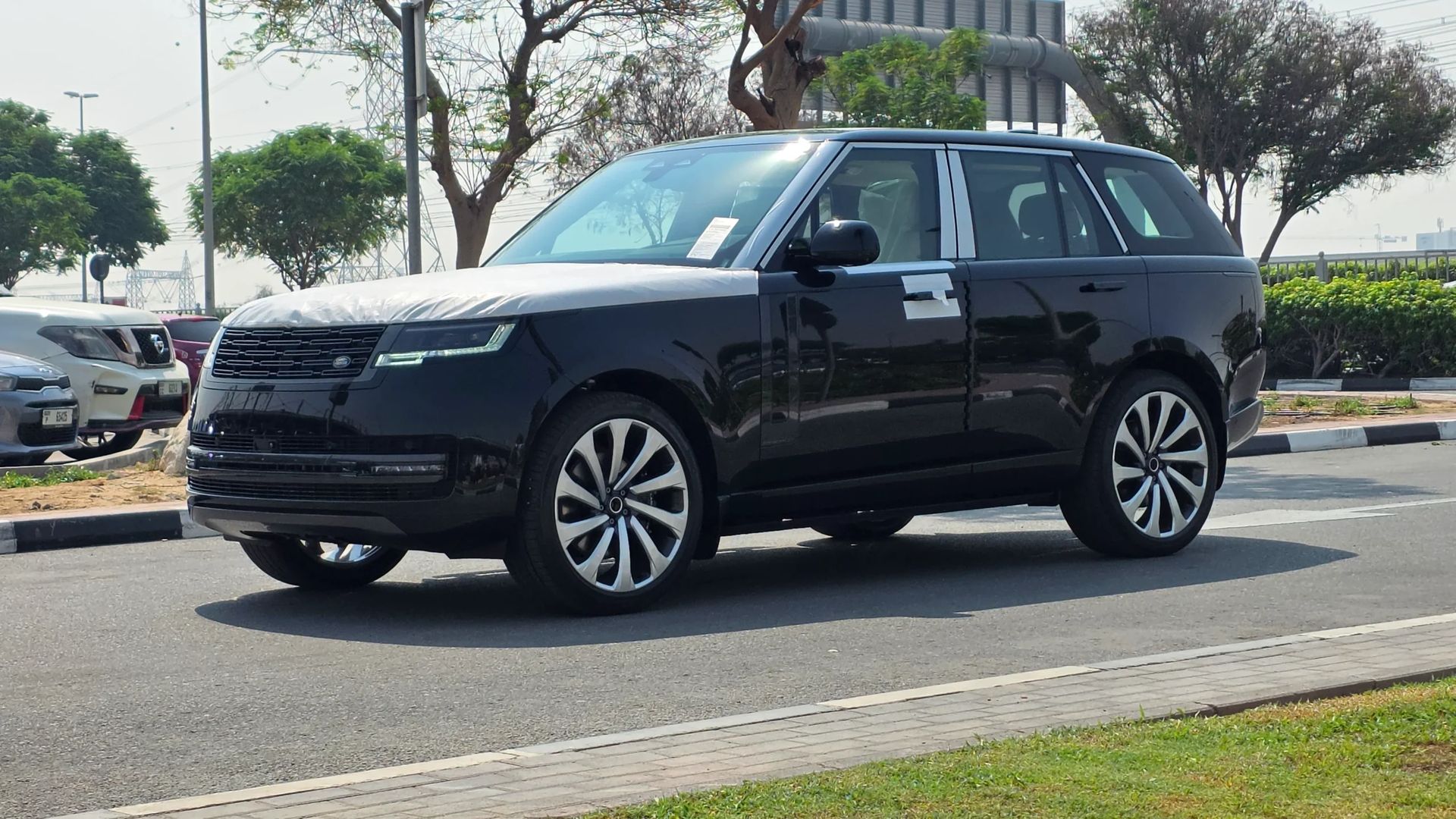 2026 Land Rover Range Rover Autobiography photo 4