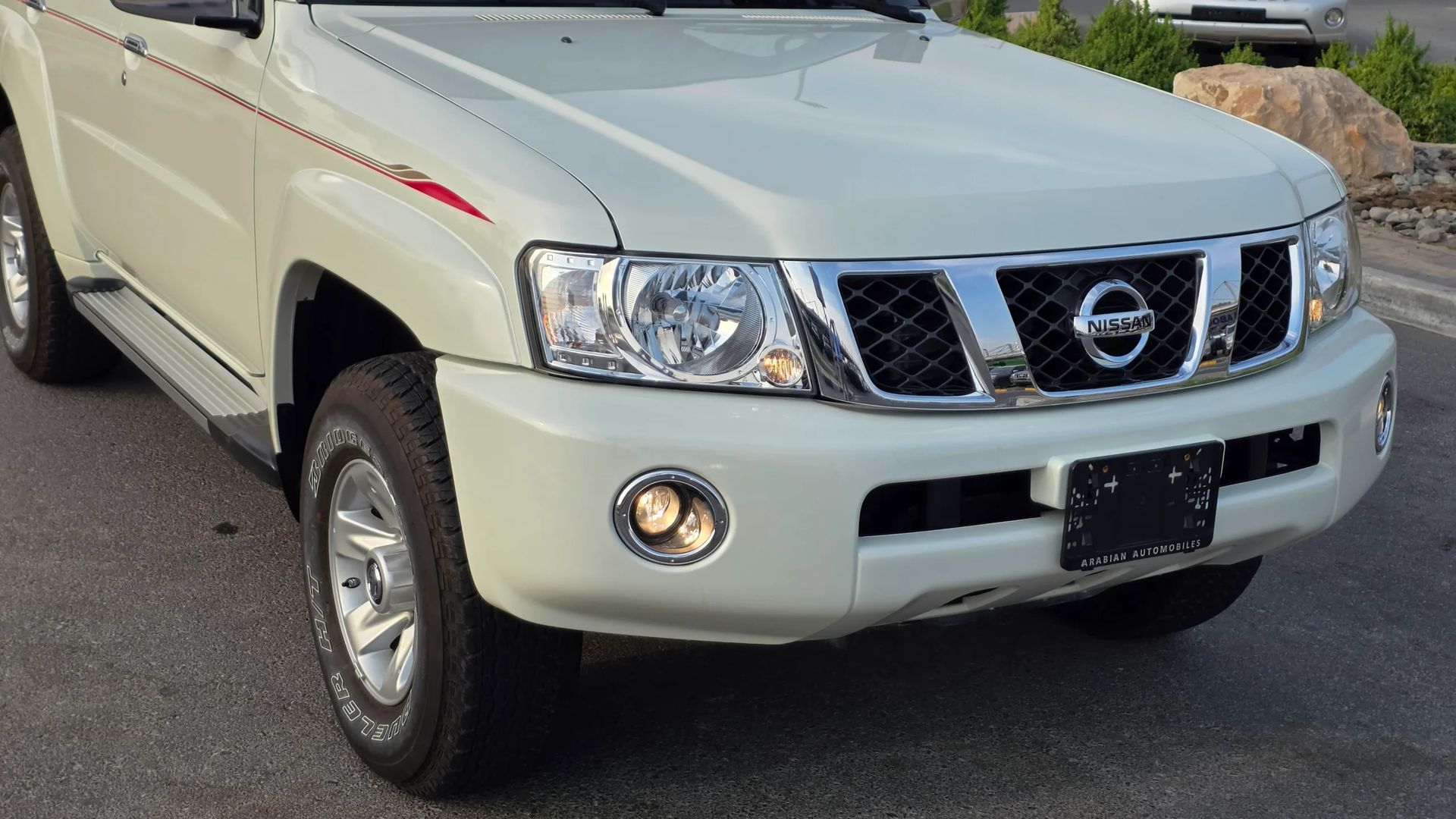 2024 Nissan Patrol Safari photo 2
