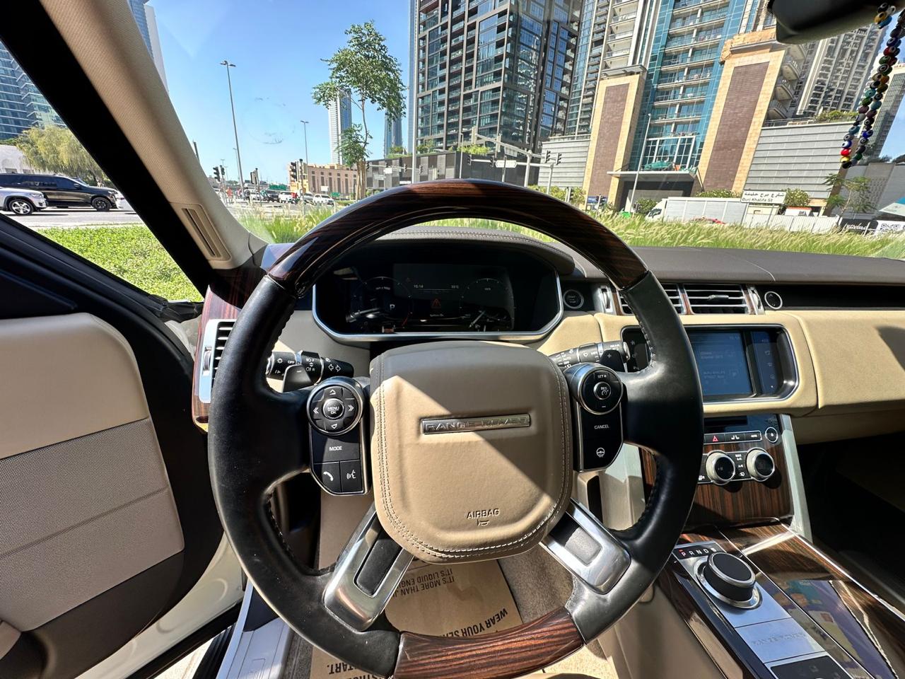 2016 Land Rover Range Rover HSE photo 4