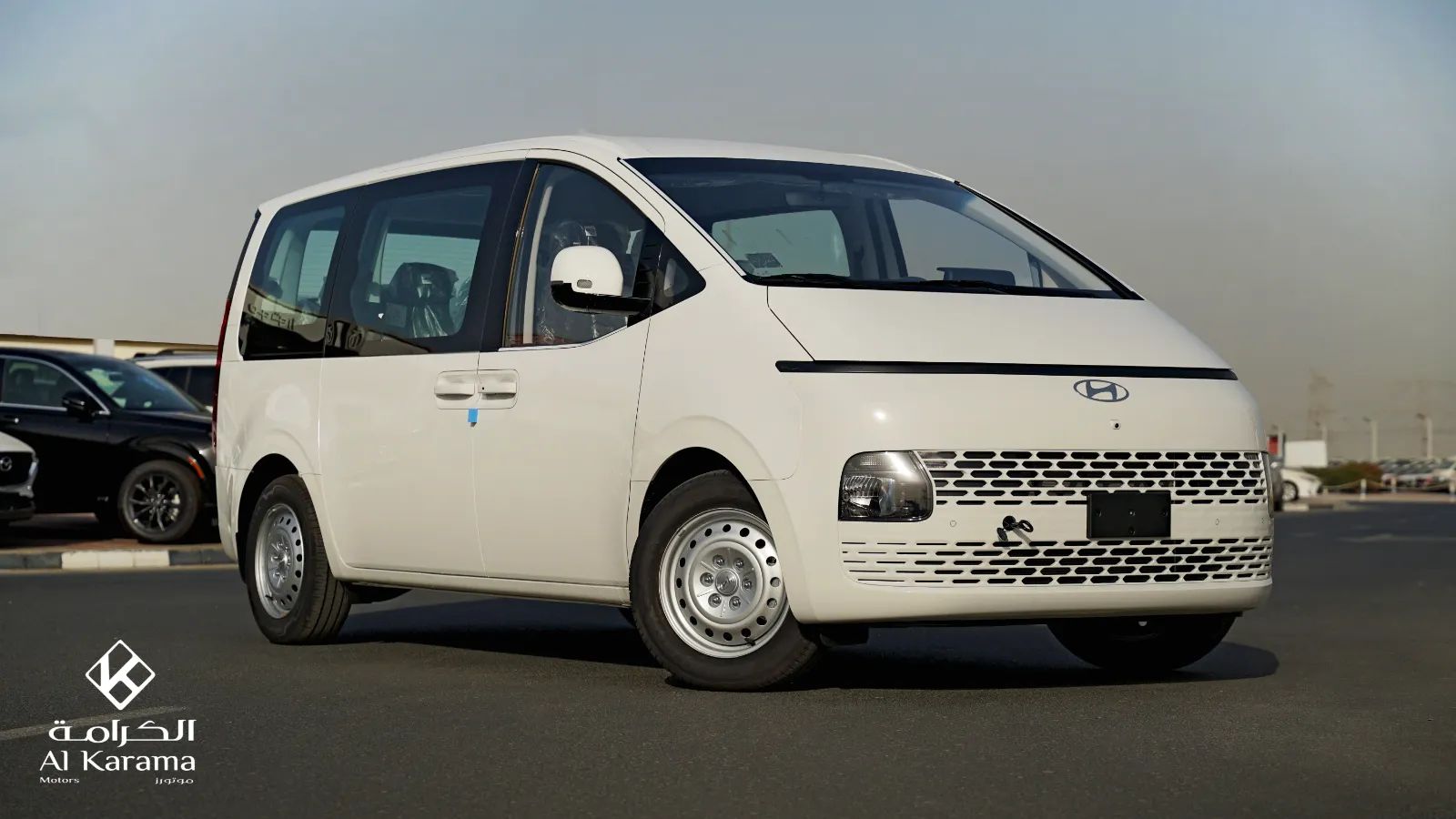 2026 Hyundai Staria photo 2