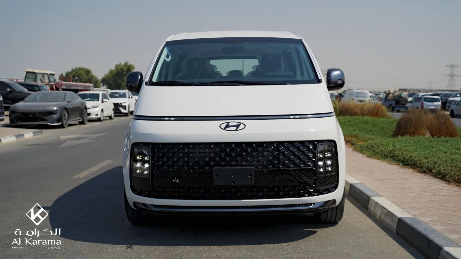 2026 Hyundai Staria photo 3