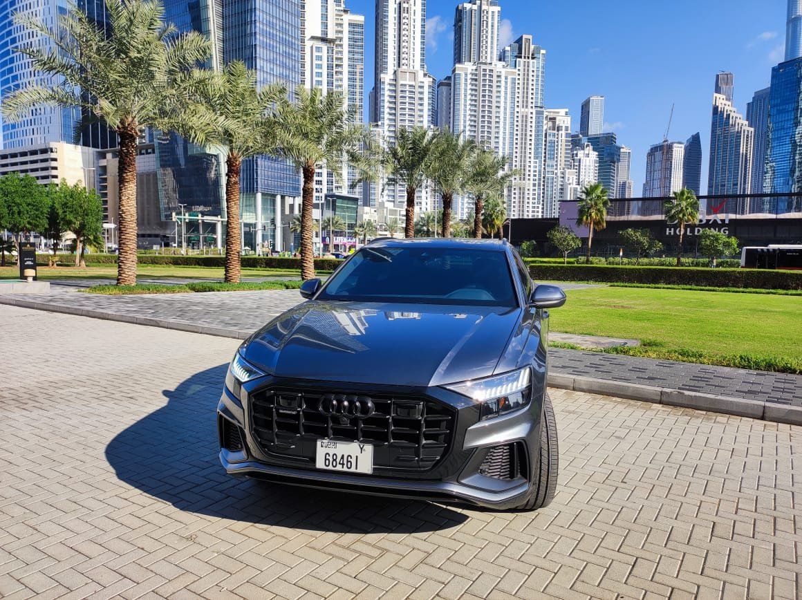 2022 Audi Q8 photo 2