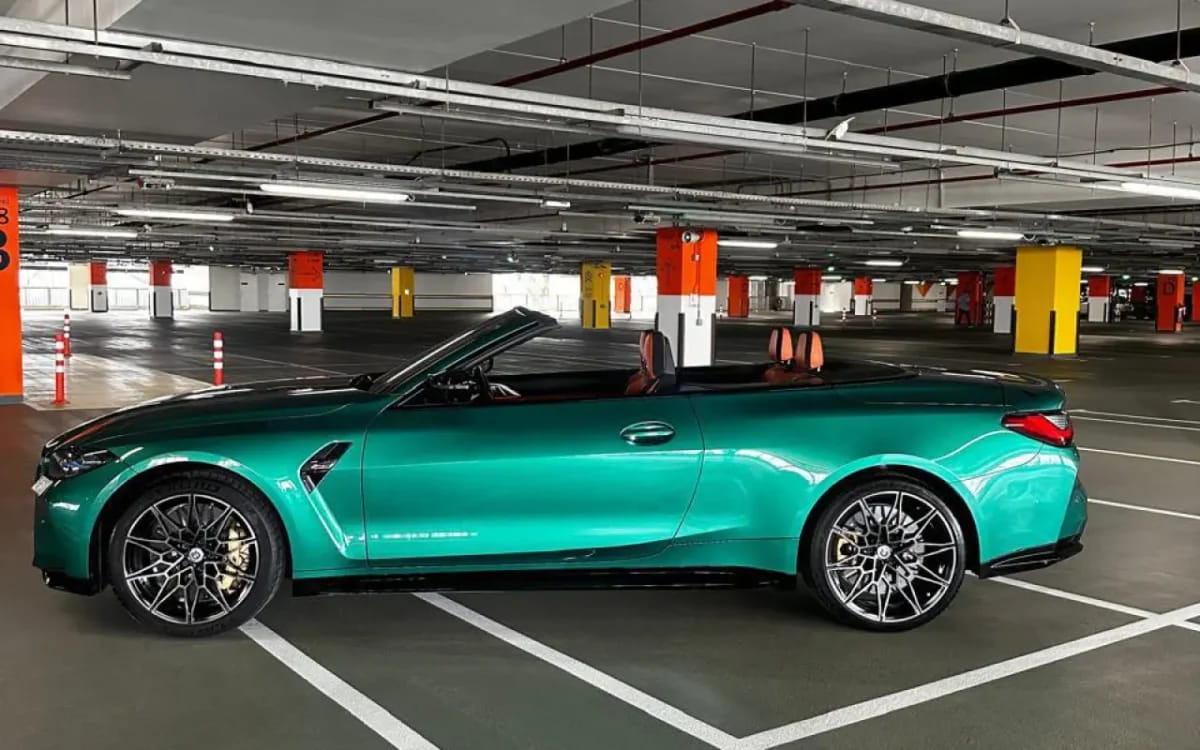 2022 BMW M4 photo 2