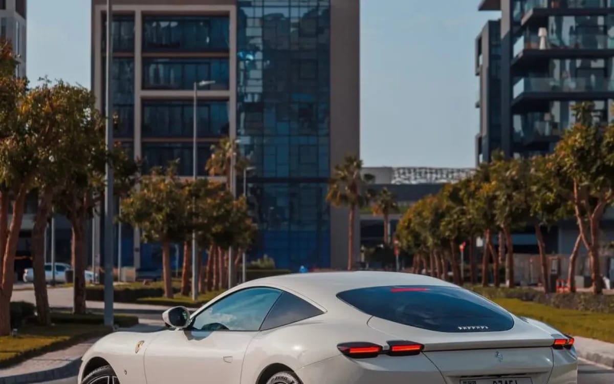 2022 Ferrari Roma photo 3