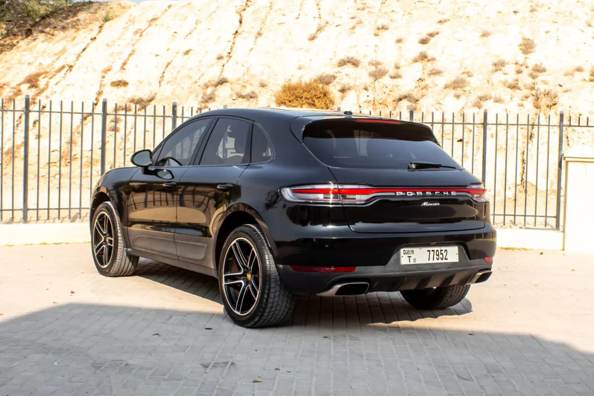 2021 Porsche Macan photo 3