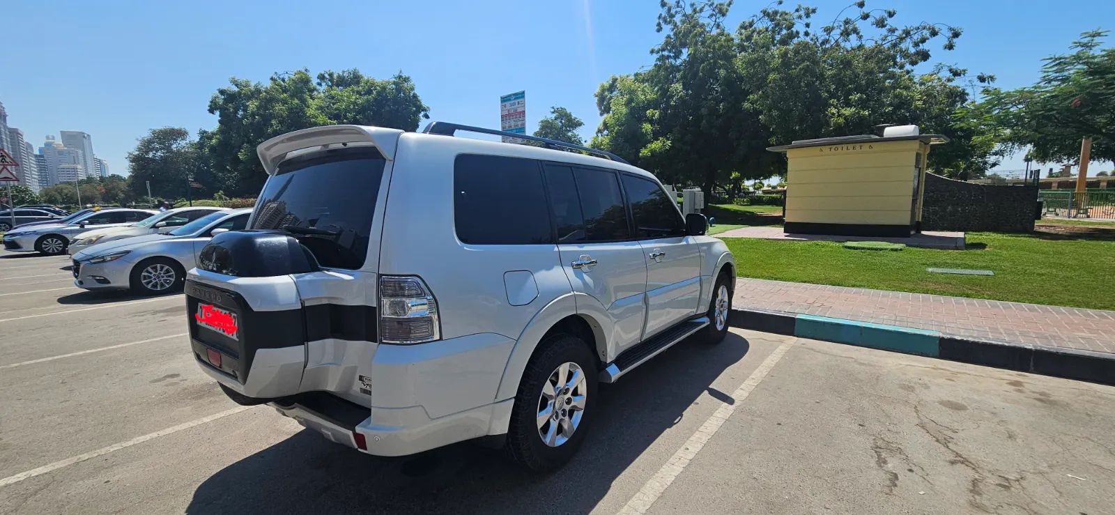 2016 Mitsubishi Pajero photo 2