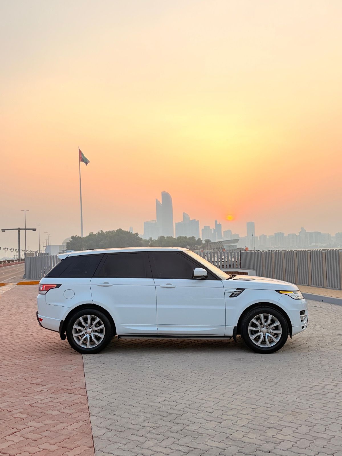 2014 Land Rover Range Rover Sport photo 3