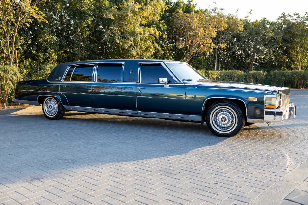 1987 Cadillac Brougham photo 2