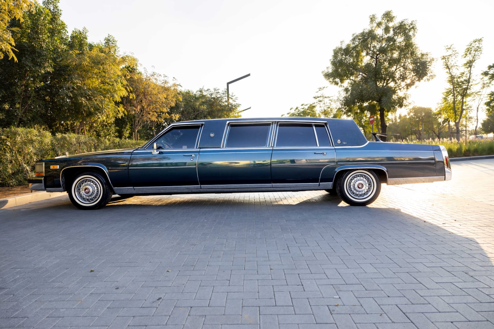1987 Cadillac Brougham photo 4