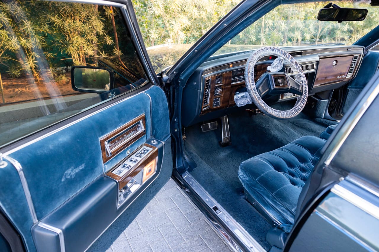 1987 Cadillac Brougham photo 5