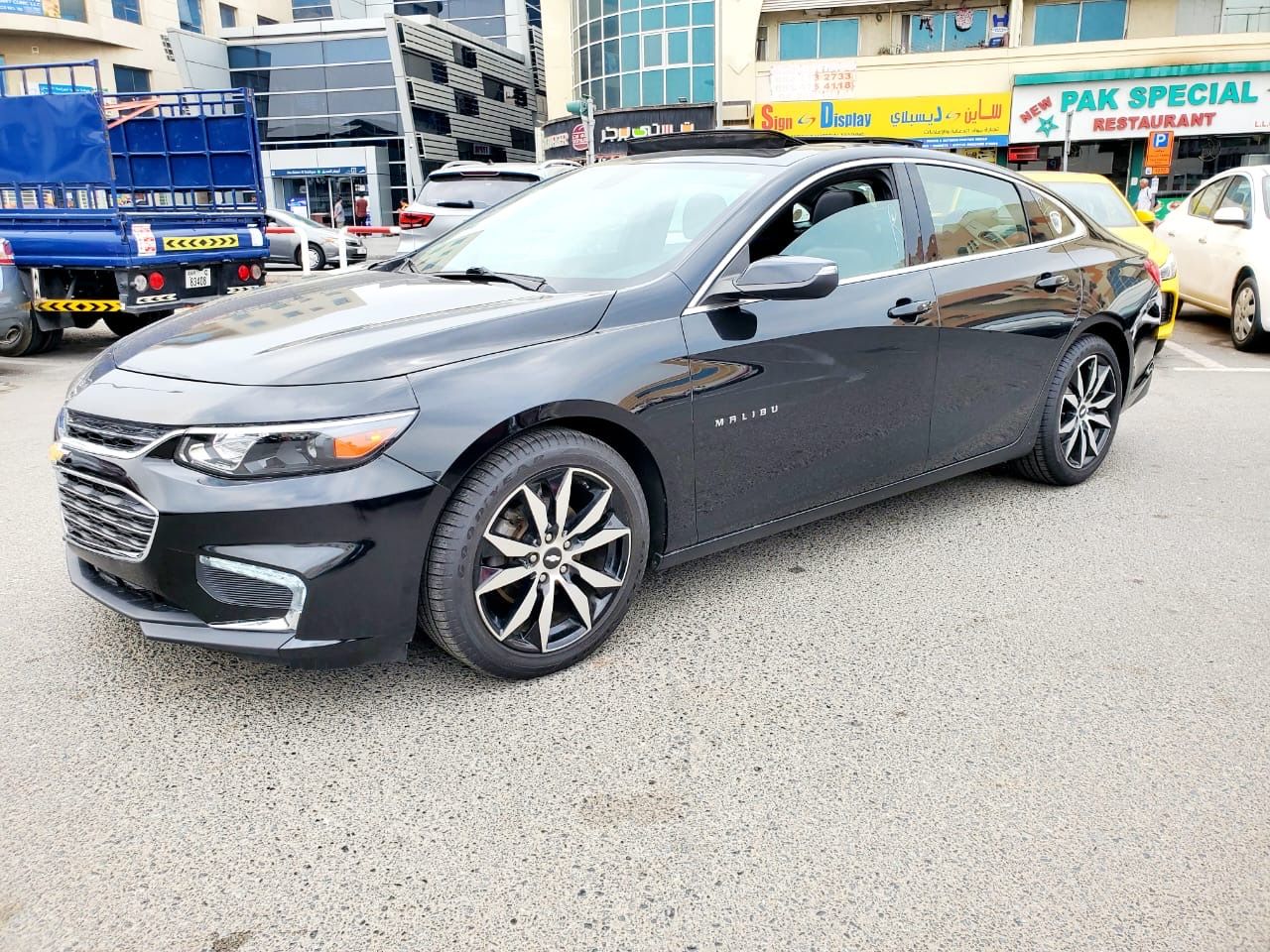 2017 Chevrolet Malibu photo 2