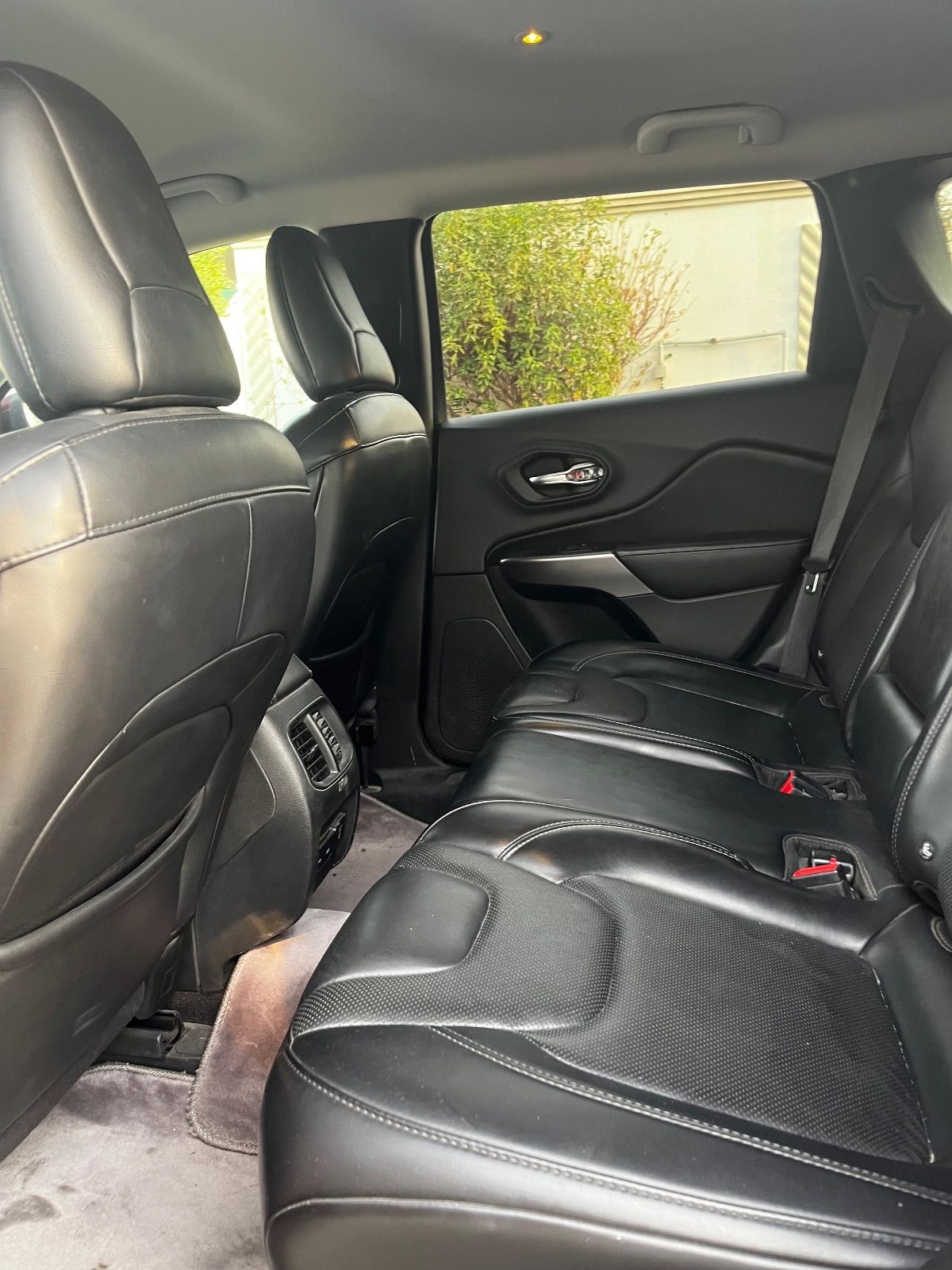 2018 Jeep Cherokee photo 4