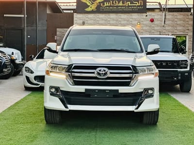 2016 Toyota Land Cruiser VXR 5.7L V8 GCC Specs