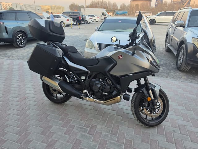 2022 HONDA NT1100 DCT Matte Grey Full OPTION FOR SALE 50,000 DH photo 4