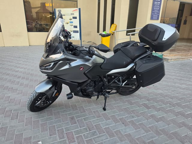 2022 HONDA NT1100 DCT Matte Grey Full OPTION FOR SALE 50,000 DH photo 2