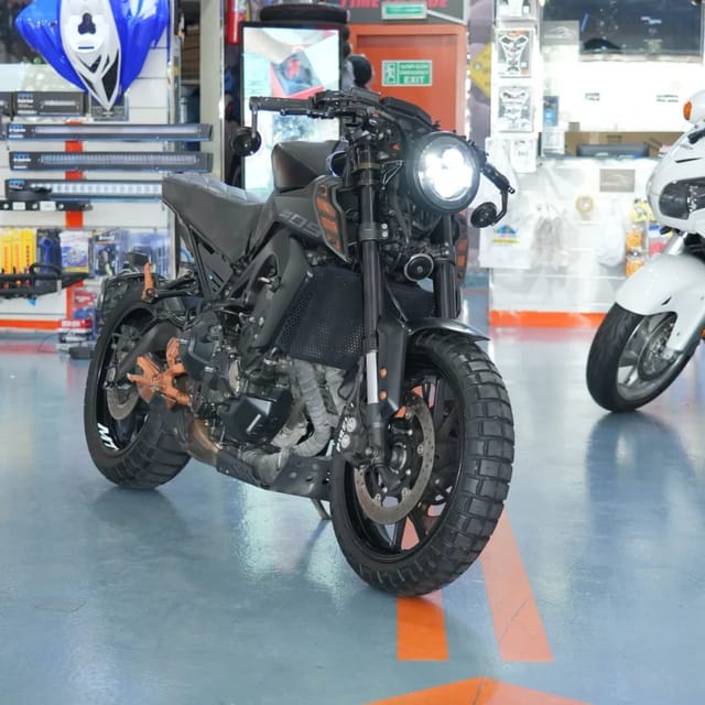 Used Yamaha MT-09 900cc Inline 3 Naked Sports Motorcycle for Sale in UAE photo 4