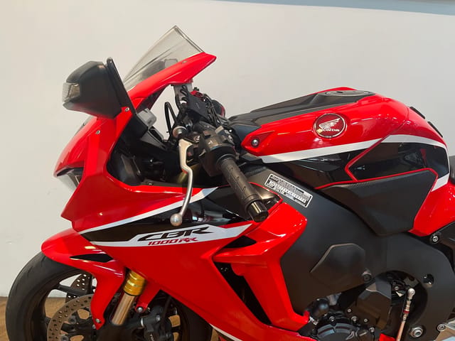 For Sale 2018 Honda CBR 1000RR Fireblade  photo 3